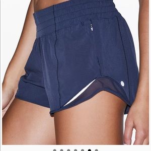 Lululemon Hotty Hot 2.5” Shorts